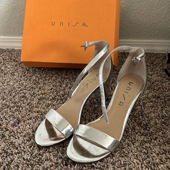 Unisa shiny silver heels - Picture 1 of 5